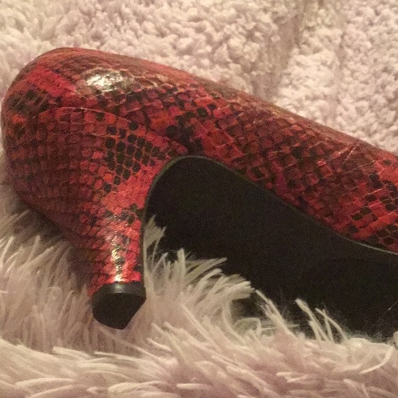 New Ella Red Snake print open toe heels size 13w - Picture 3 of 6